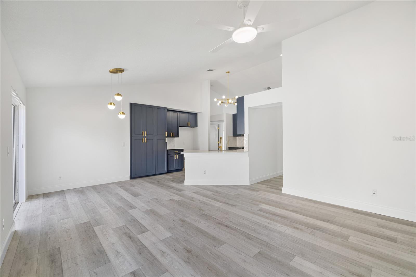 Image 21 of 40 For 8312 Fort Clinch Avenue