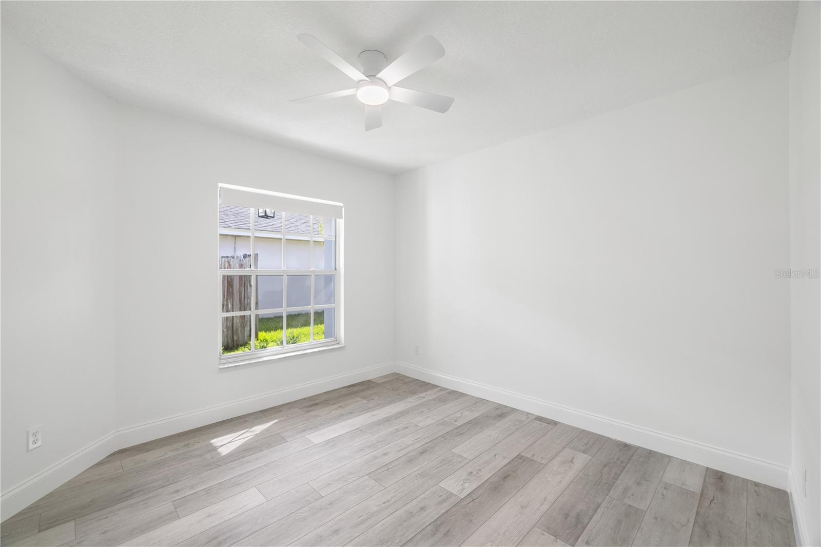 Image 24 of 40 For 8312 Fort Clinch Avenue