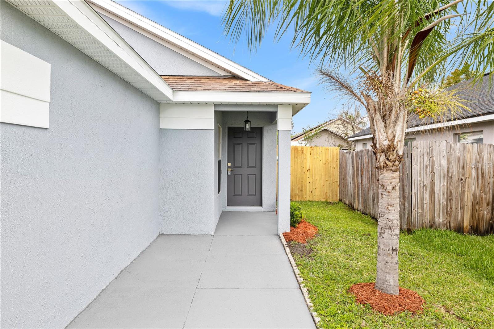 Image 3 of 40 For 8312 Fort Clinch Avenue