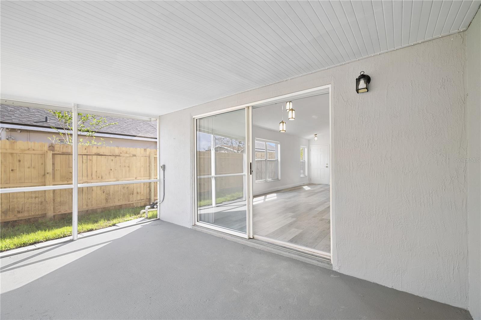 Image 32 of 40 For 8312 Fort Clinch Avenue