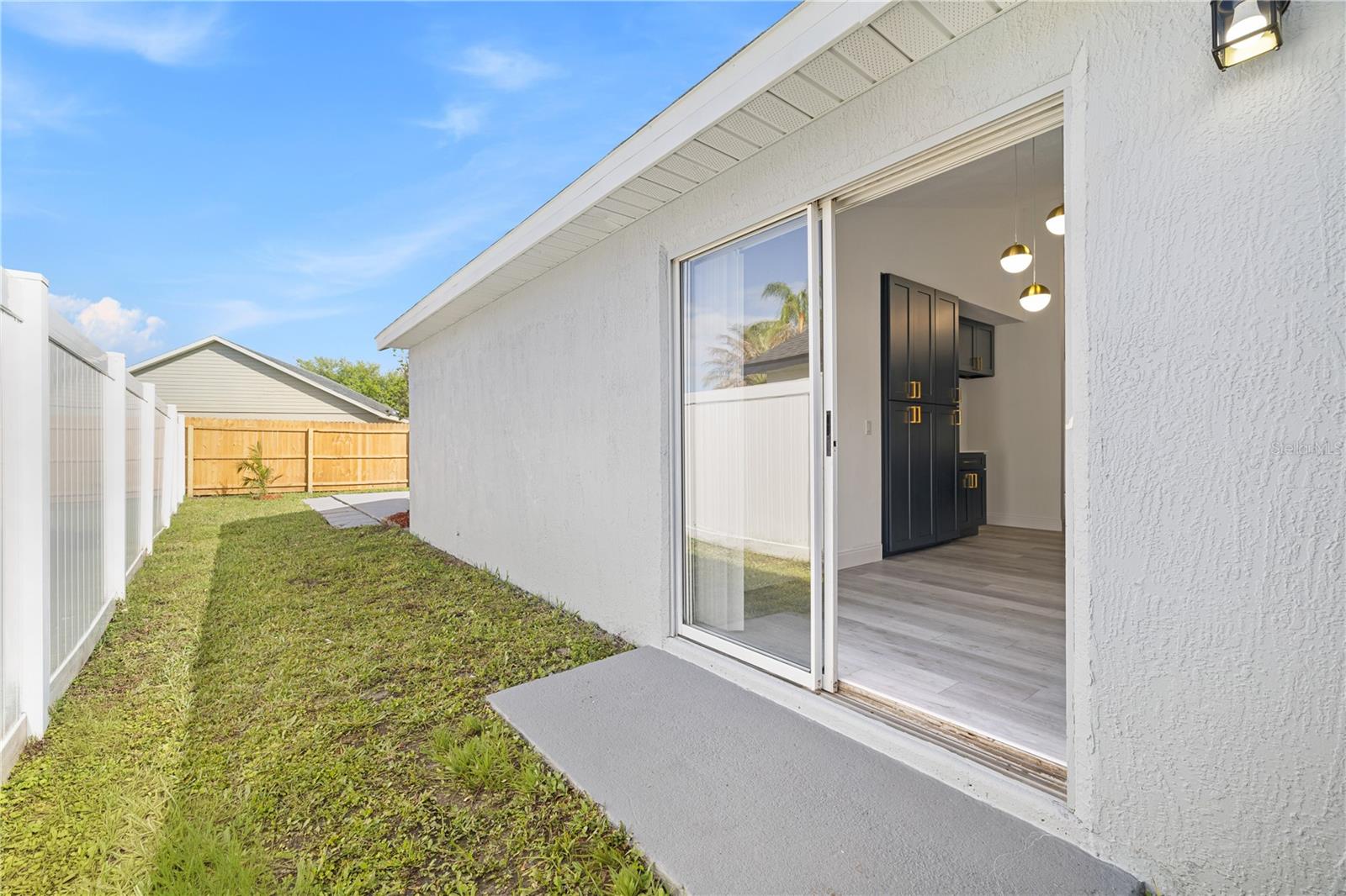 Image 33 of 40 For 8312 Fort Clinch Avenue