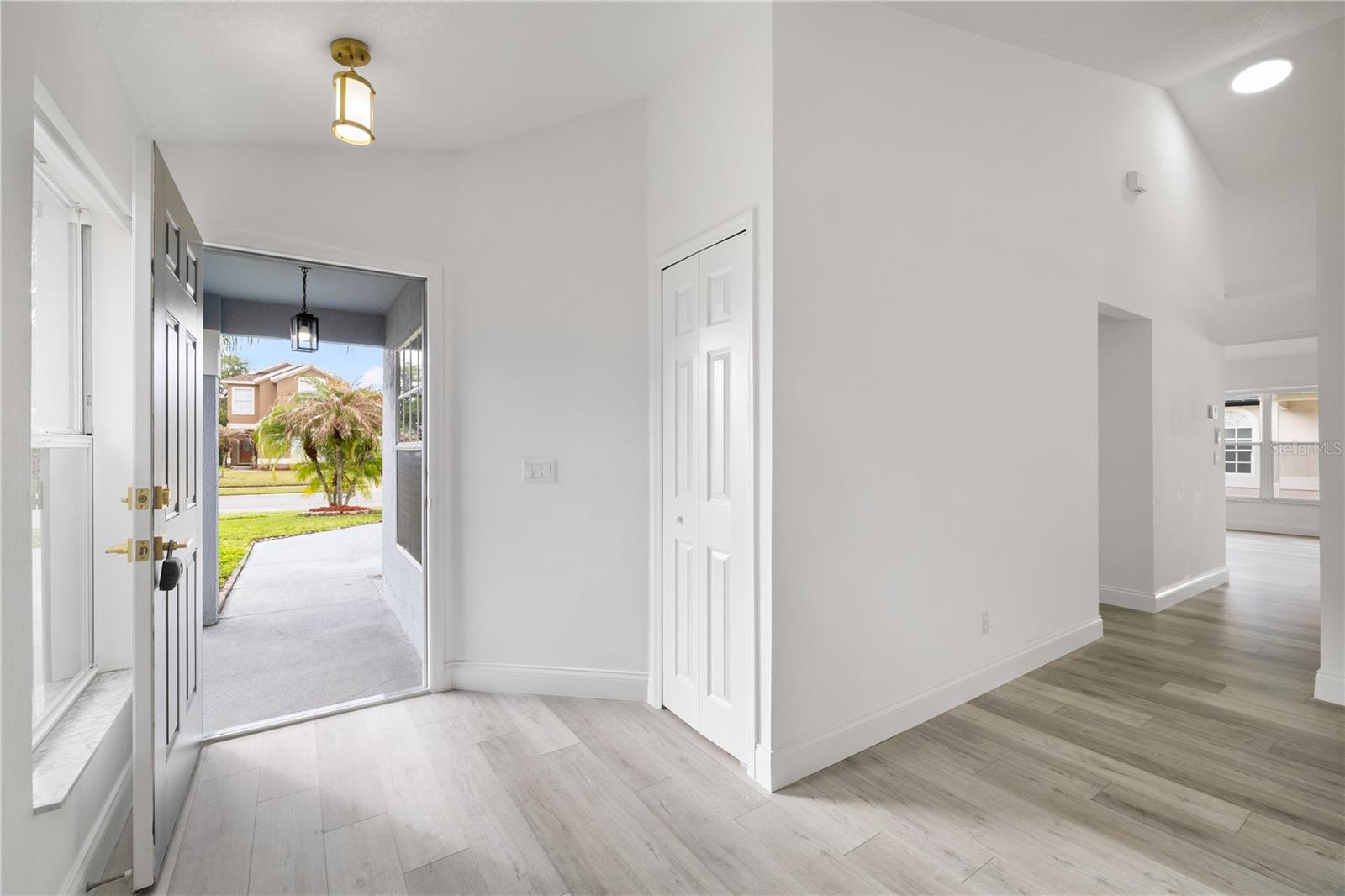 Image 5 of 40 For 8312 Fort Clinch Avenue