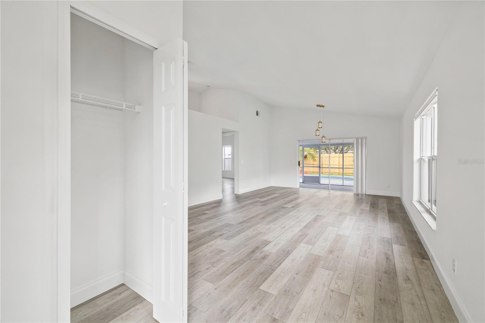 Image 6 of 40 For 8312 Fort Clinch Avenue