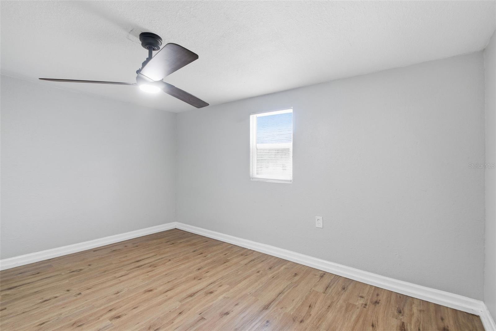 Image 21 of 38 For 1410 Waters Avenue