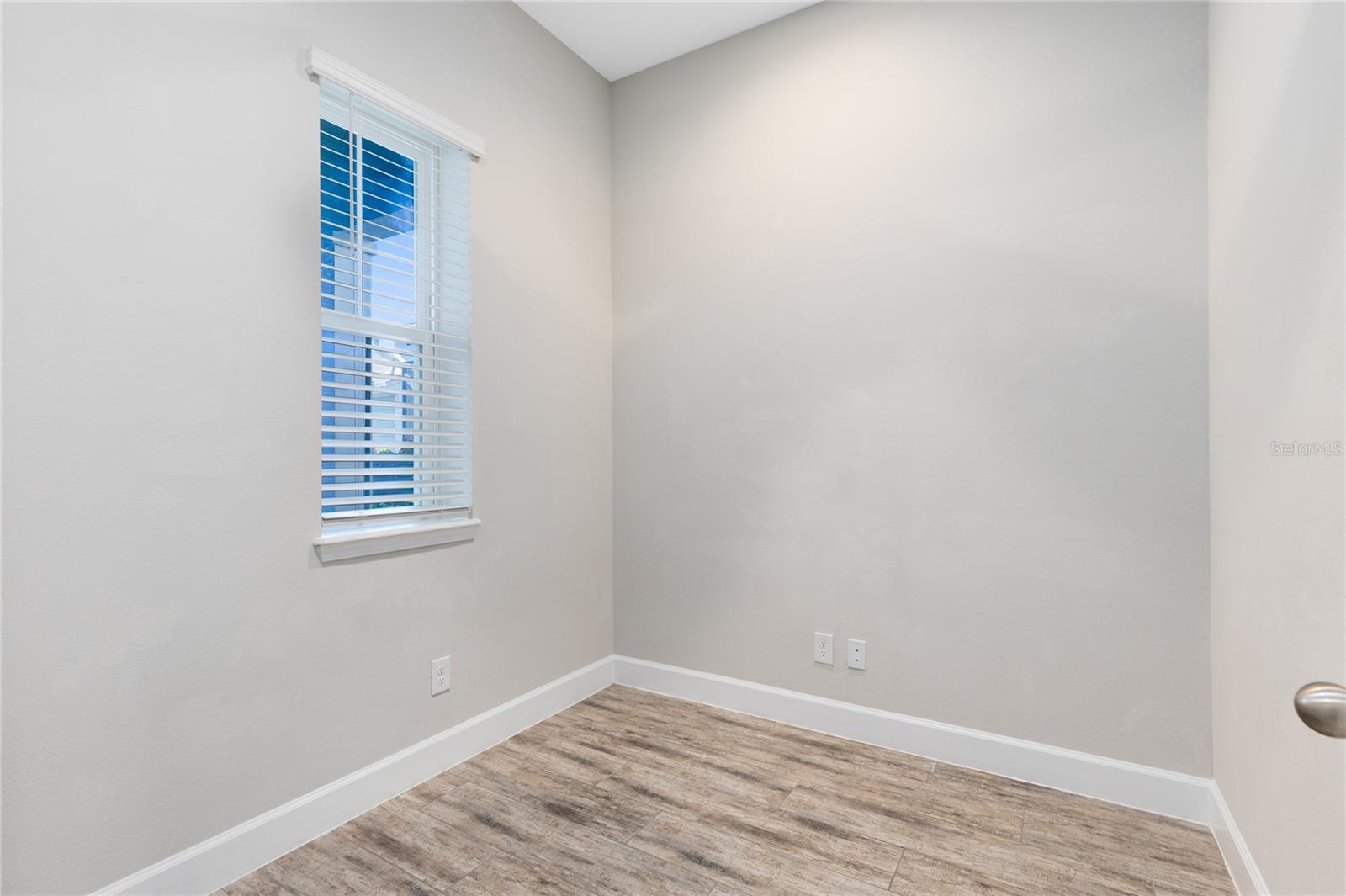 Image 13 of 39 For 8962 Lower Carrel Circle