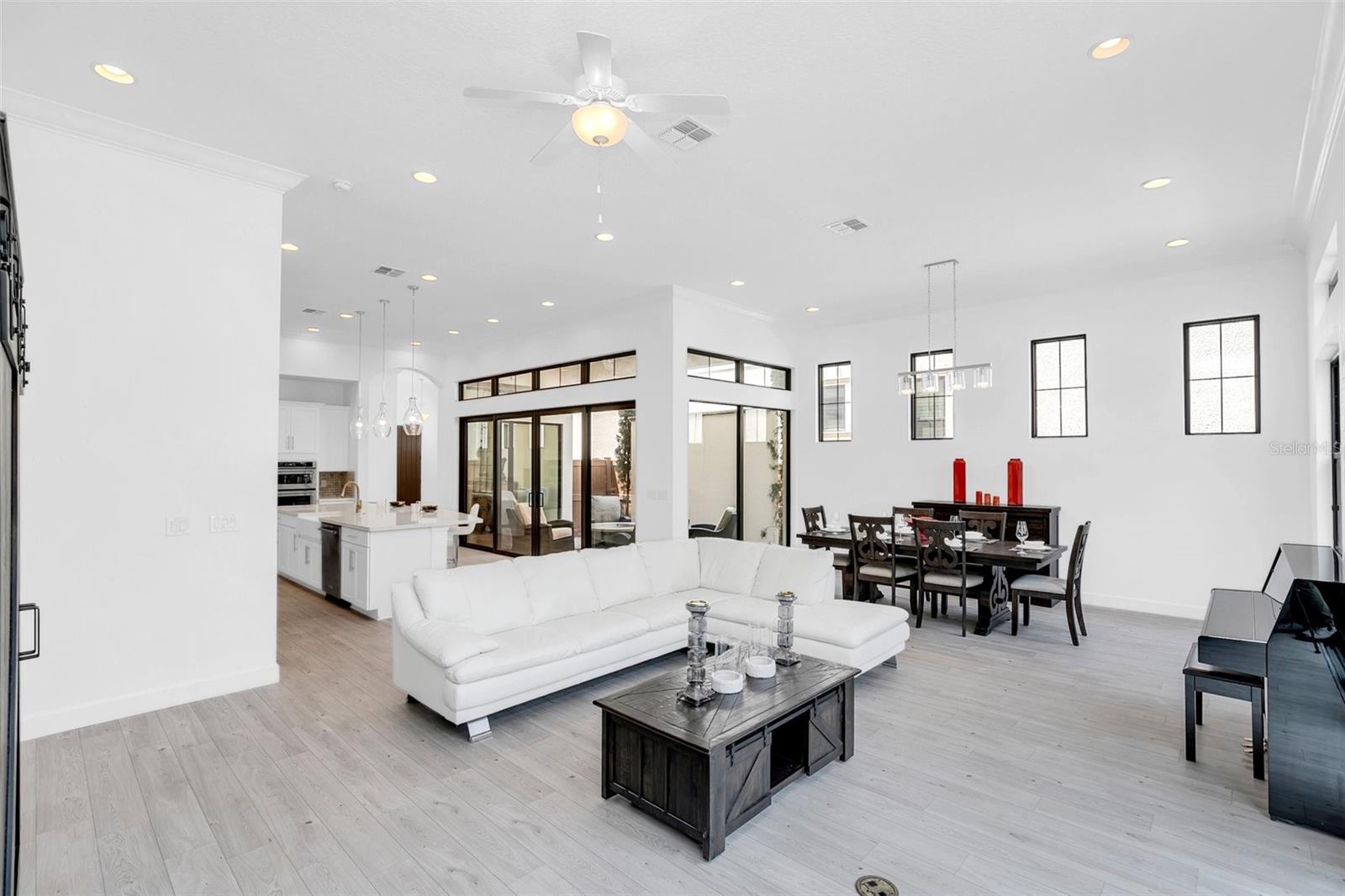 Listing photo id 13 for 8436 Via Vittoria Way