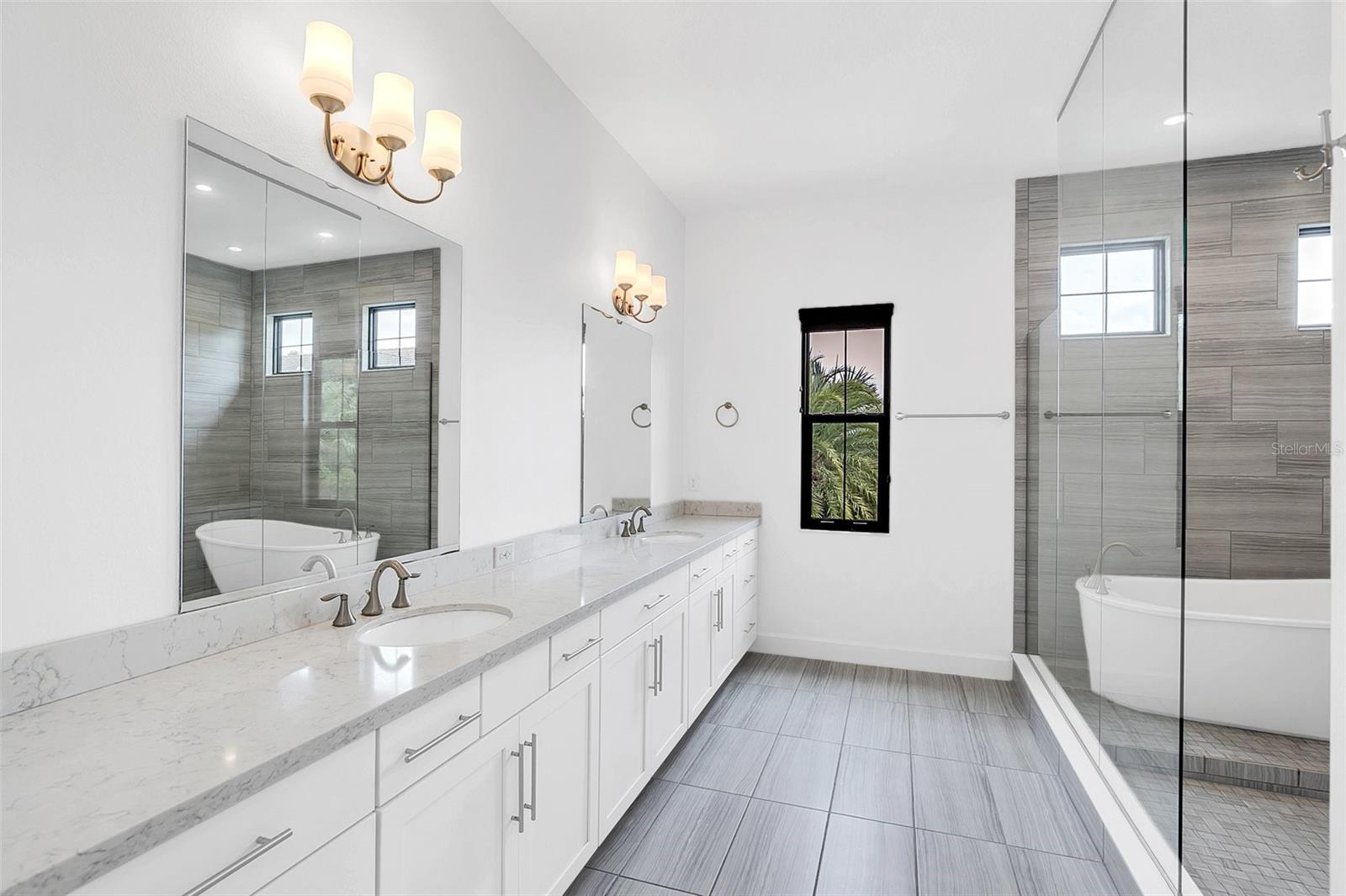 Listing photo id 21 for 8436 Via Vittoria Way