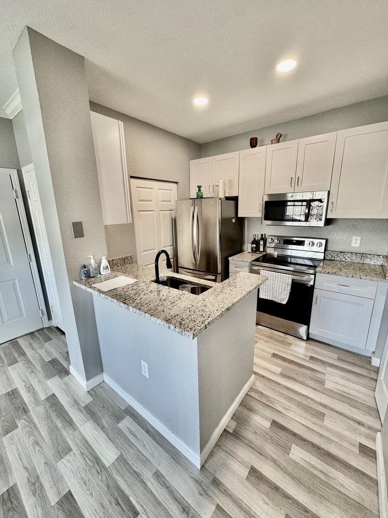 Image 8 of 26 For 2652 Robert Trent Jones Drive 525