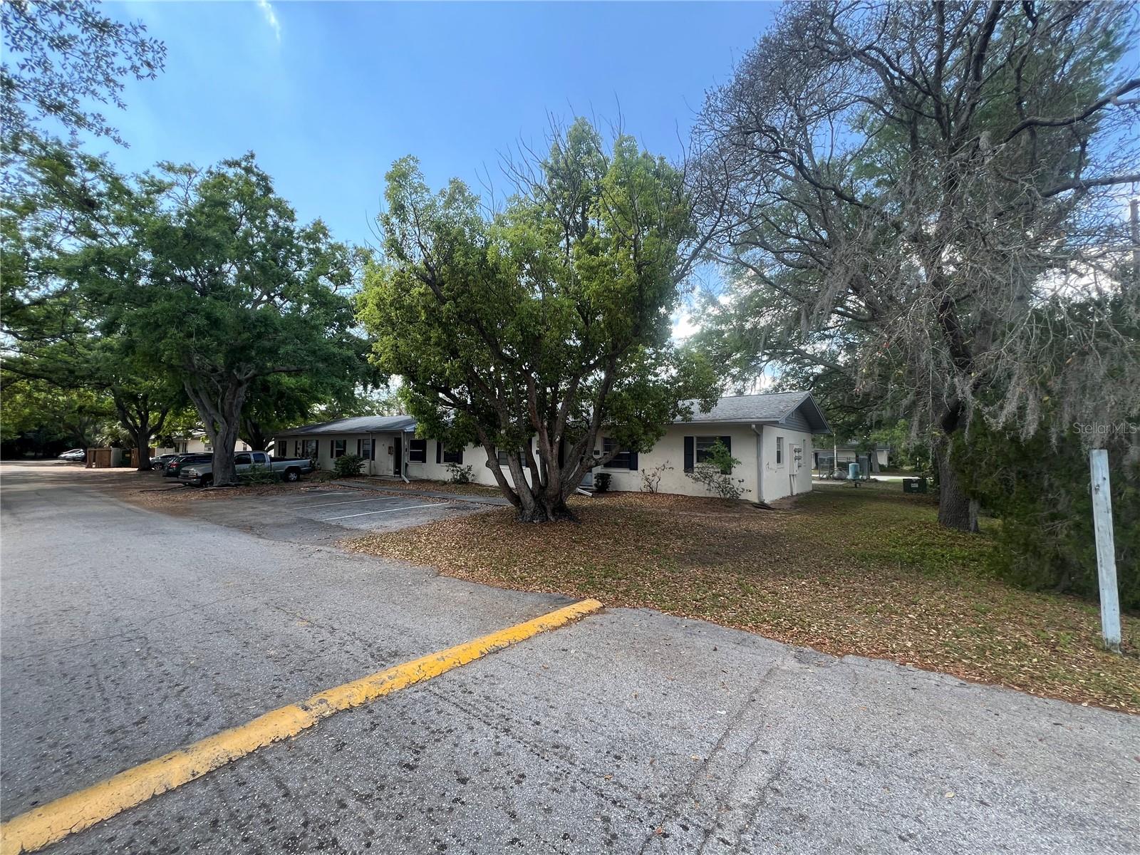 Image 13 of 15 For 1000 Caroline Street