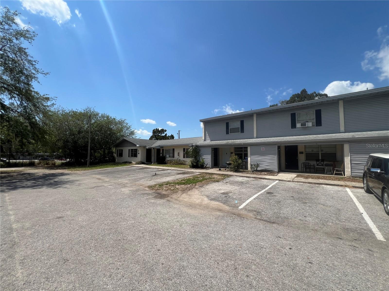 Image 3 of 15 For 1000 Caroline Street