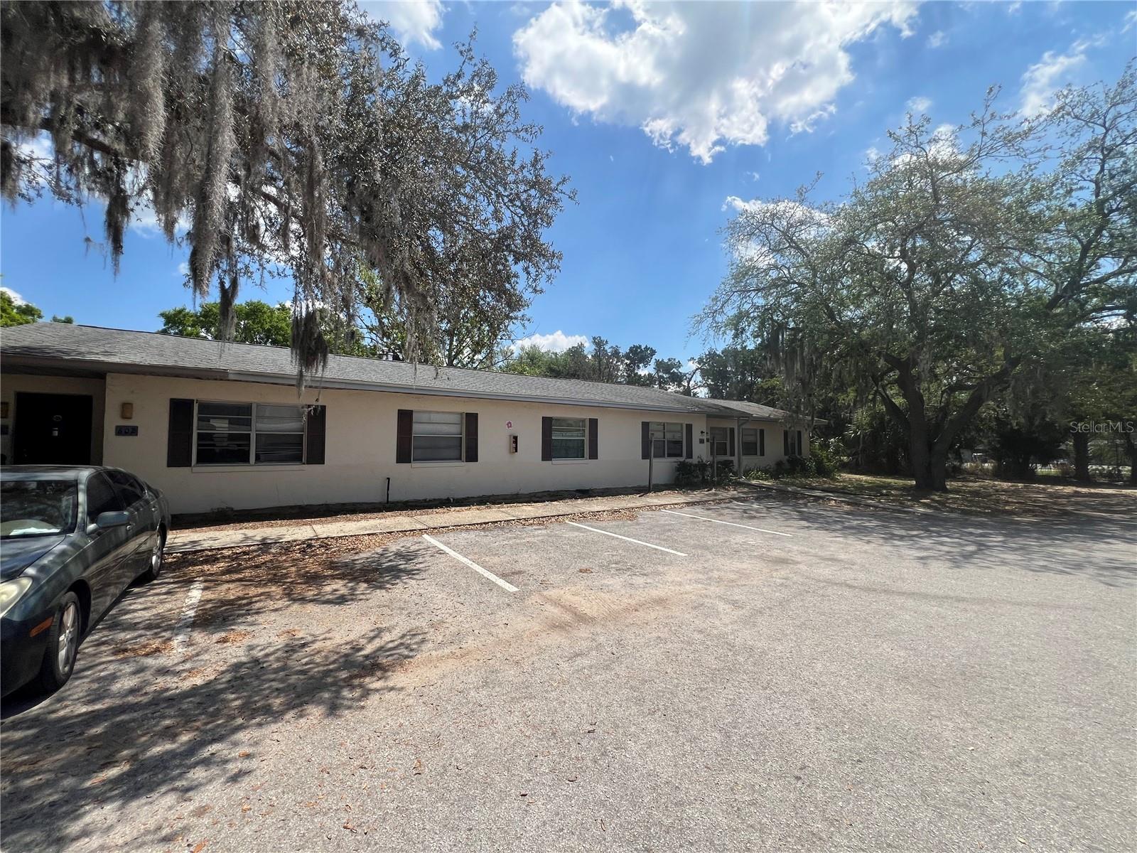 Image 4 of 15 For 1000 Caroline Street