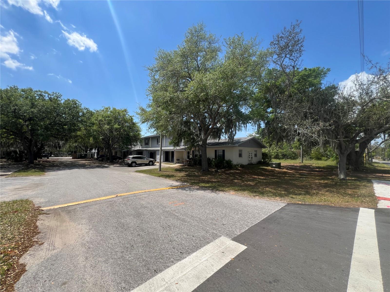 Image 5 of 15 For 1000 Caroline Street