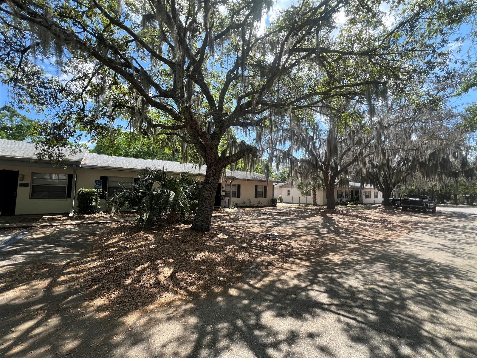 Image 9 of 15 For 1000 Caroline Street