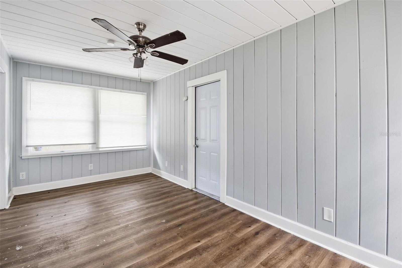 Image 12 of 51 For 2513 16th Avenue W