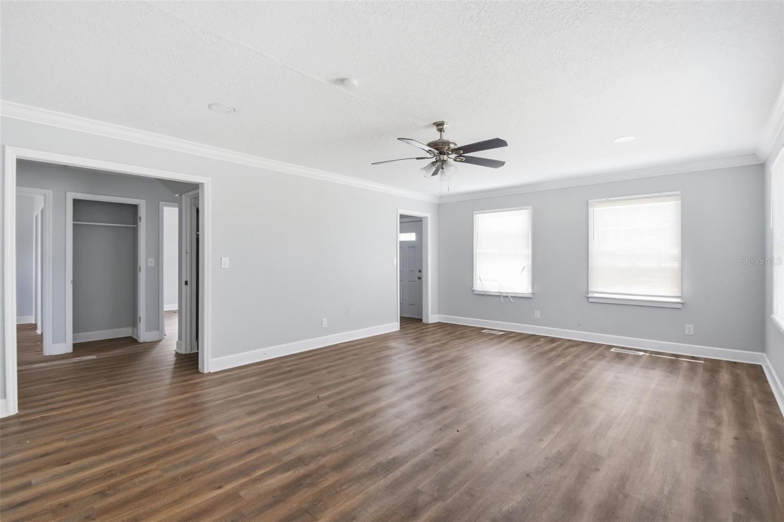 Image 15 of 51 For 2513 16th Avenue W