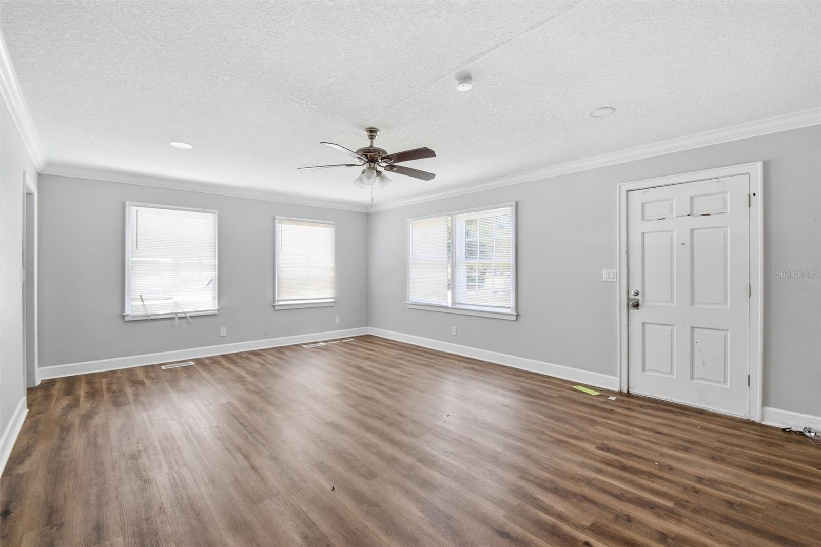 Image 18 of 51 For 2513 16th Avenue W