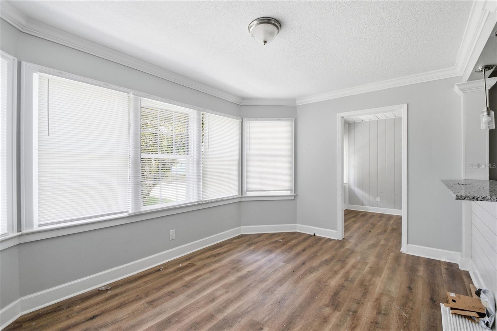 Image 24 of 51 For 2513 16th Avenue W