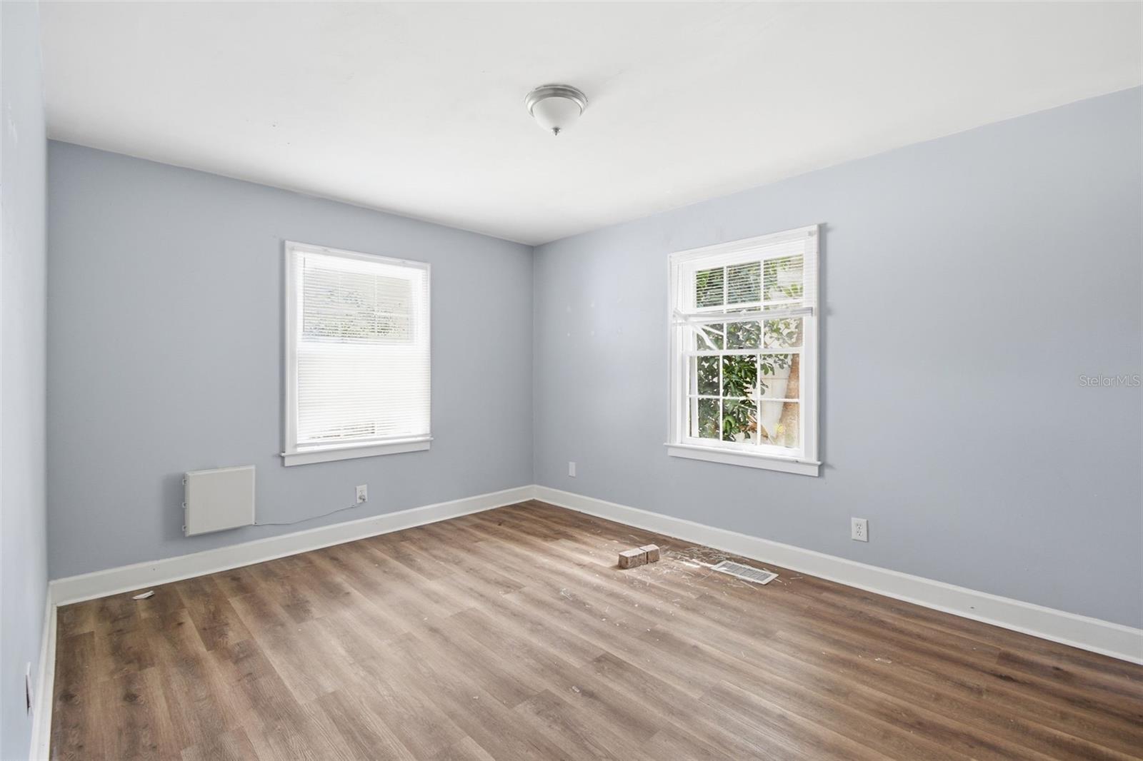 Image 33 of 51 For 2513 16th Avenue W