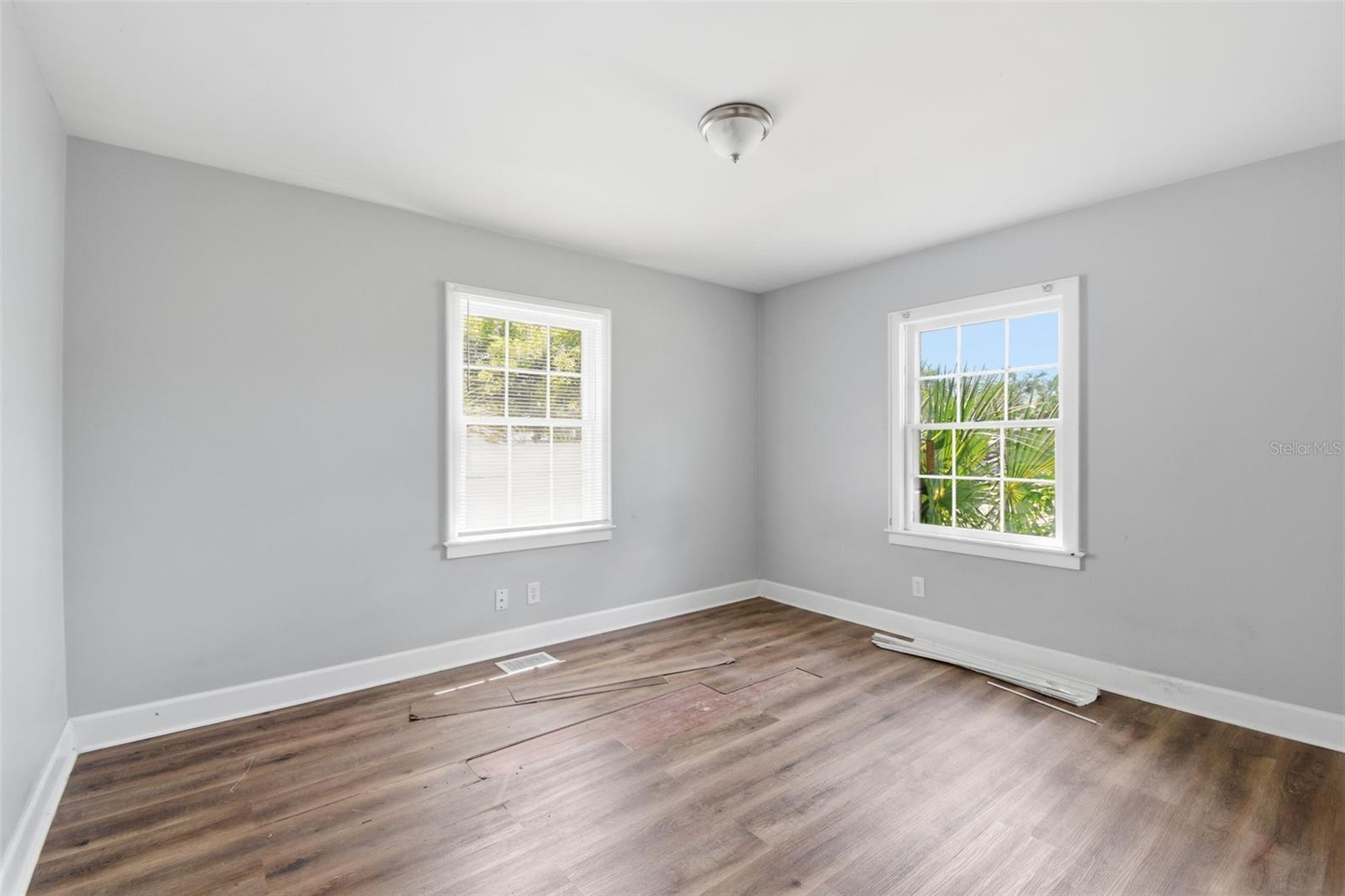 Image 36 of 51 For 2513 16th Avenue W