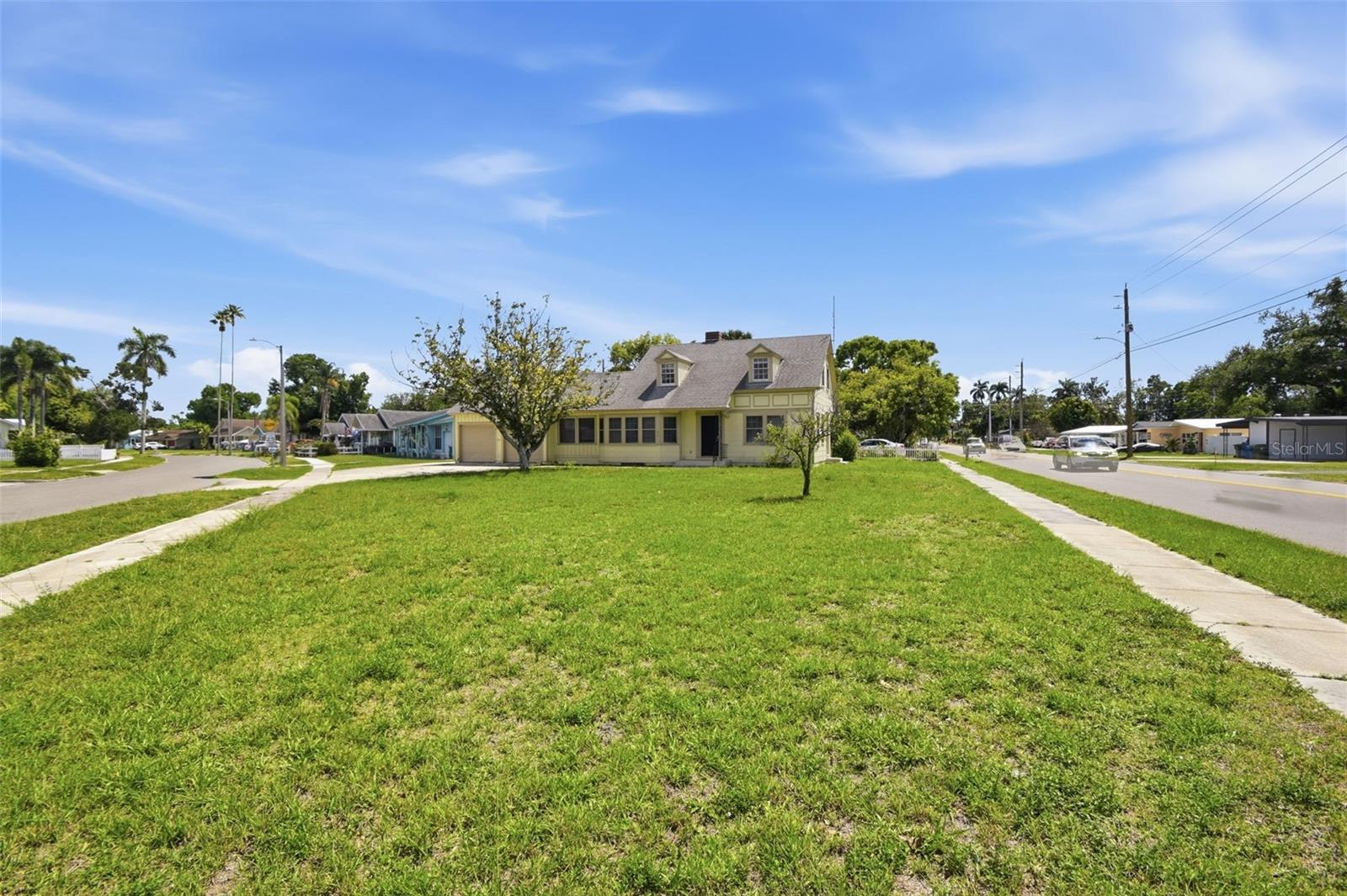 Image 4 of 51 For 2513 16th Avenue W