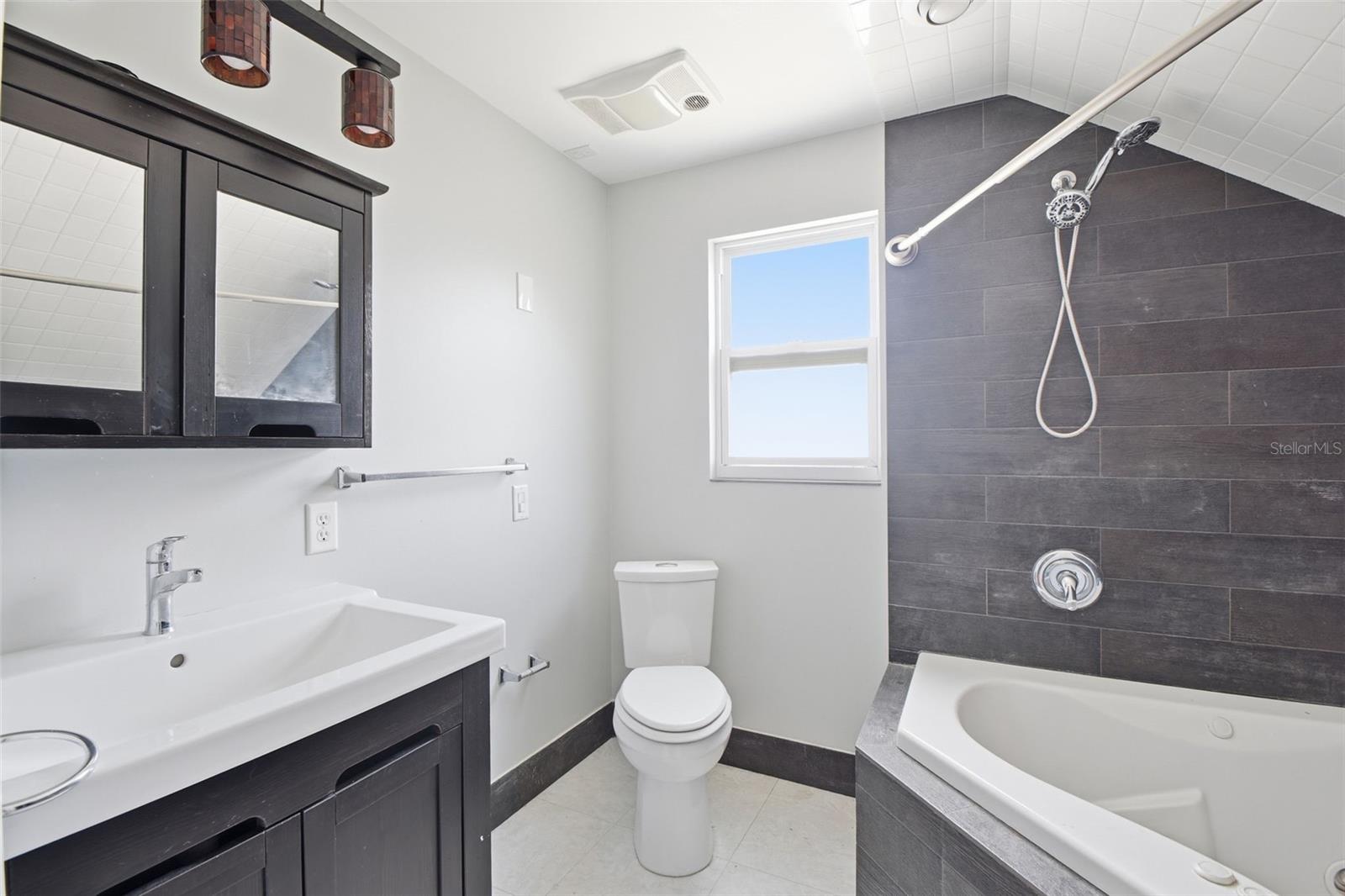 Image 44 of 51 For 2513 16th Avenue W