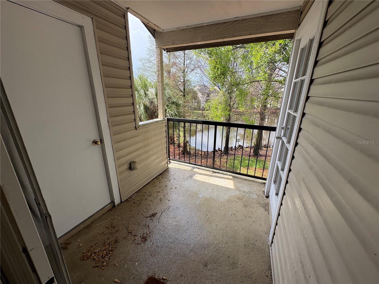 Image 2 of 8 For 1964 Lake Atriums Circle 174