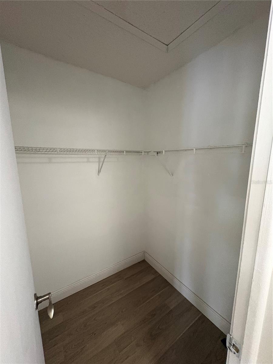 Image 4 of 8 For 1964 Lake Atriums Circle 174