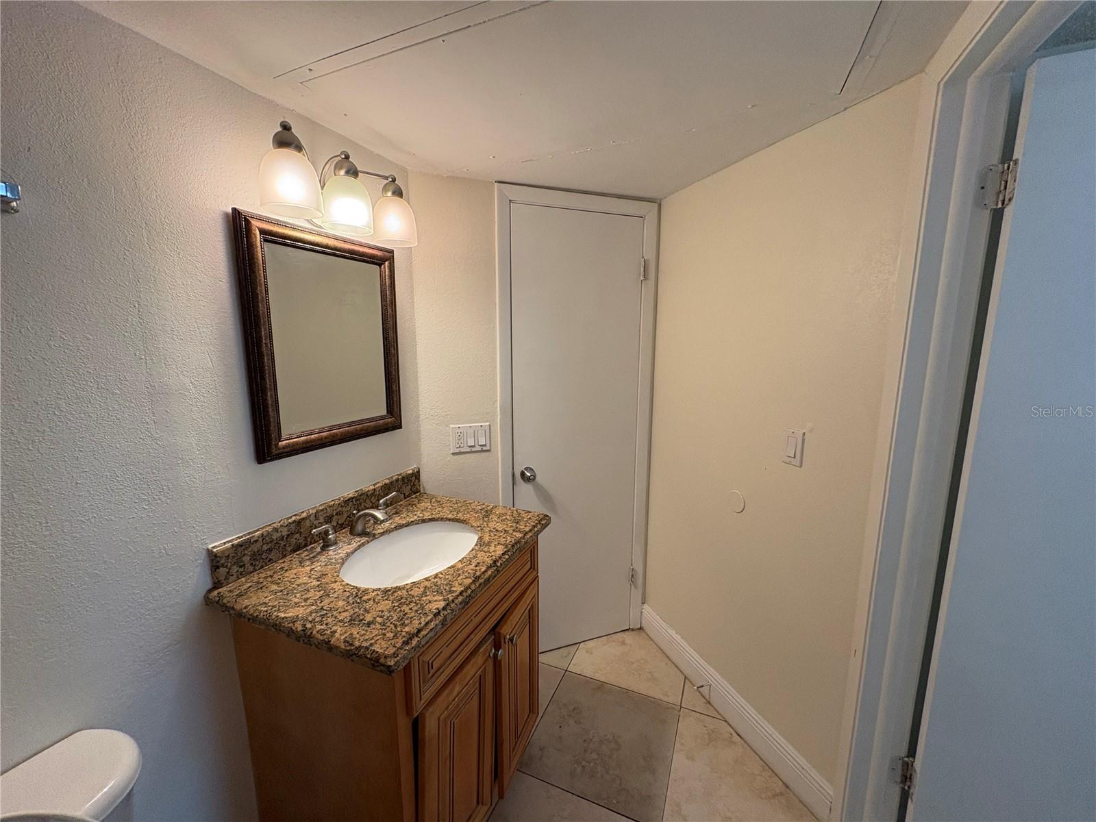 Image 6 of 8 For 1964 Lake Atriums Circle 174