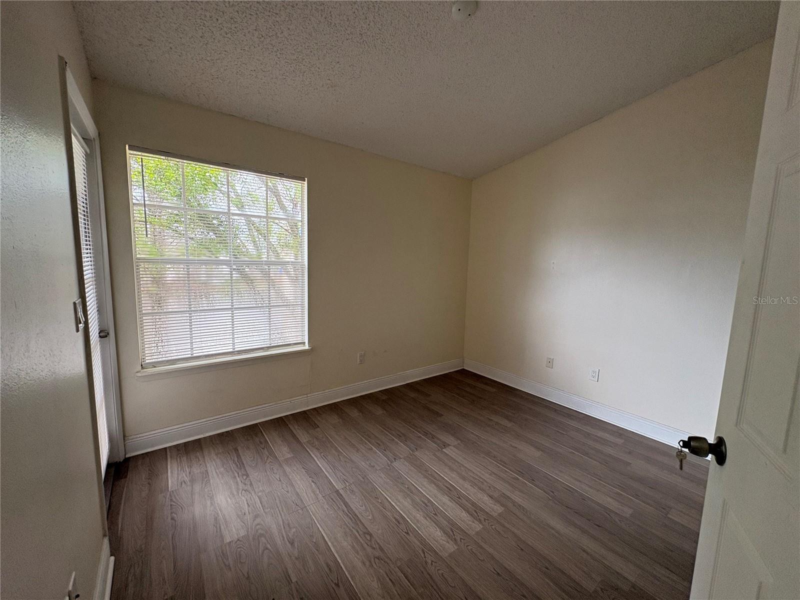 Image 8 of 8 For 1964 Lake Atriums Circle 174