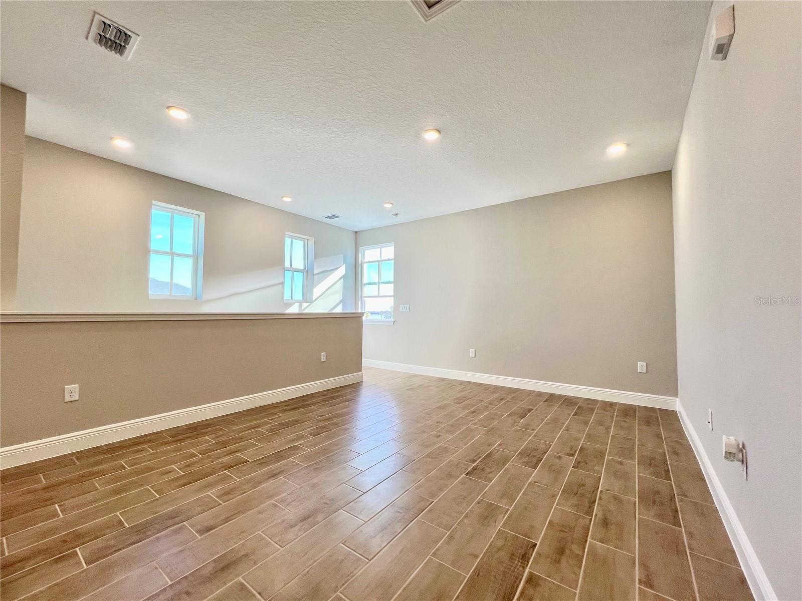 Image 8 of 13 For 10552 Pearson Ave