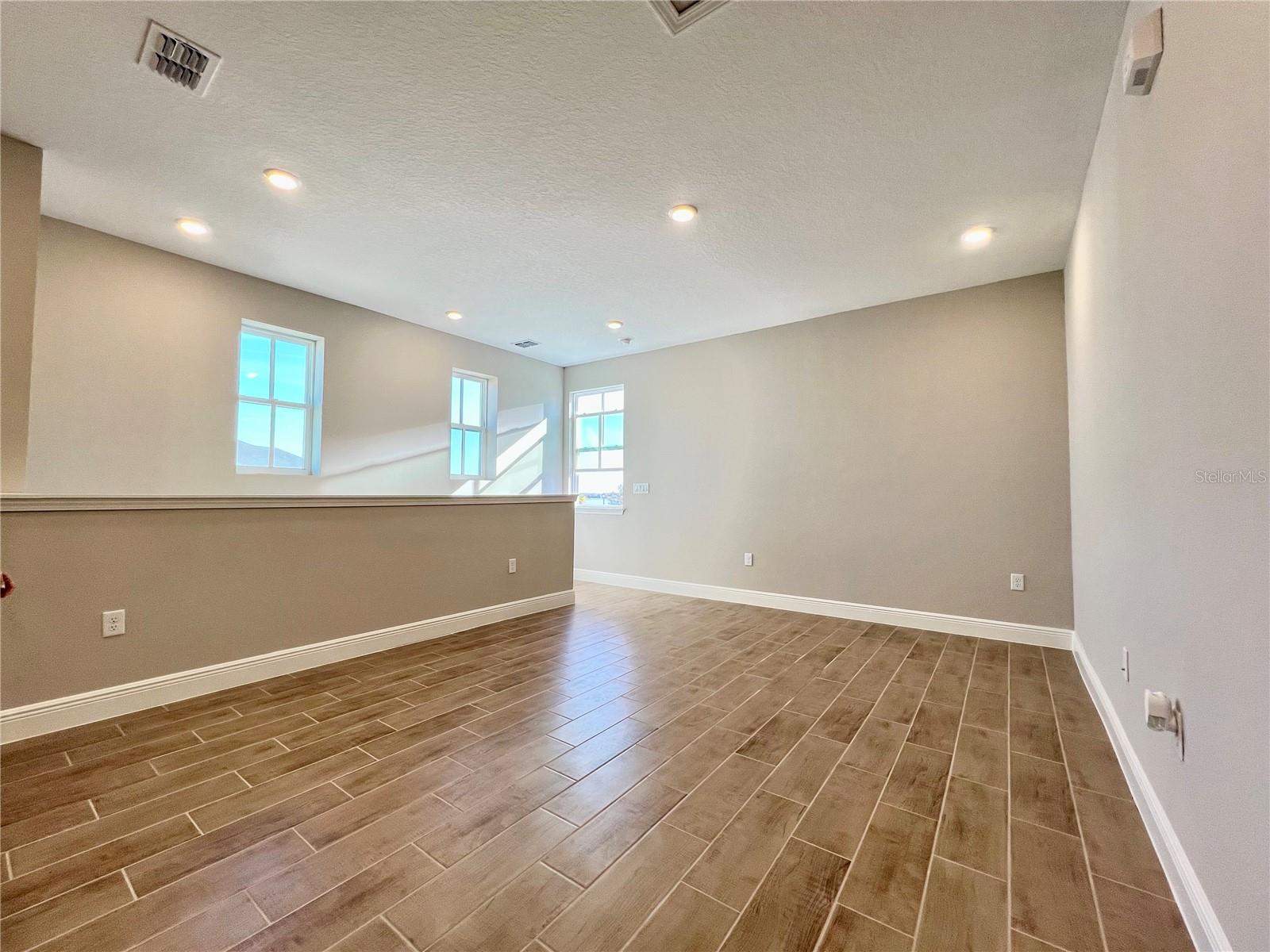 Image 9 of 13 For 10552 Pearson Ave