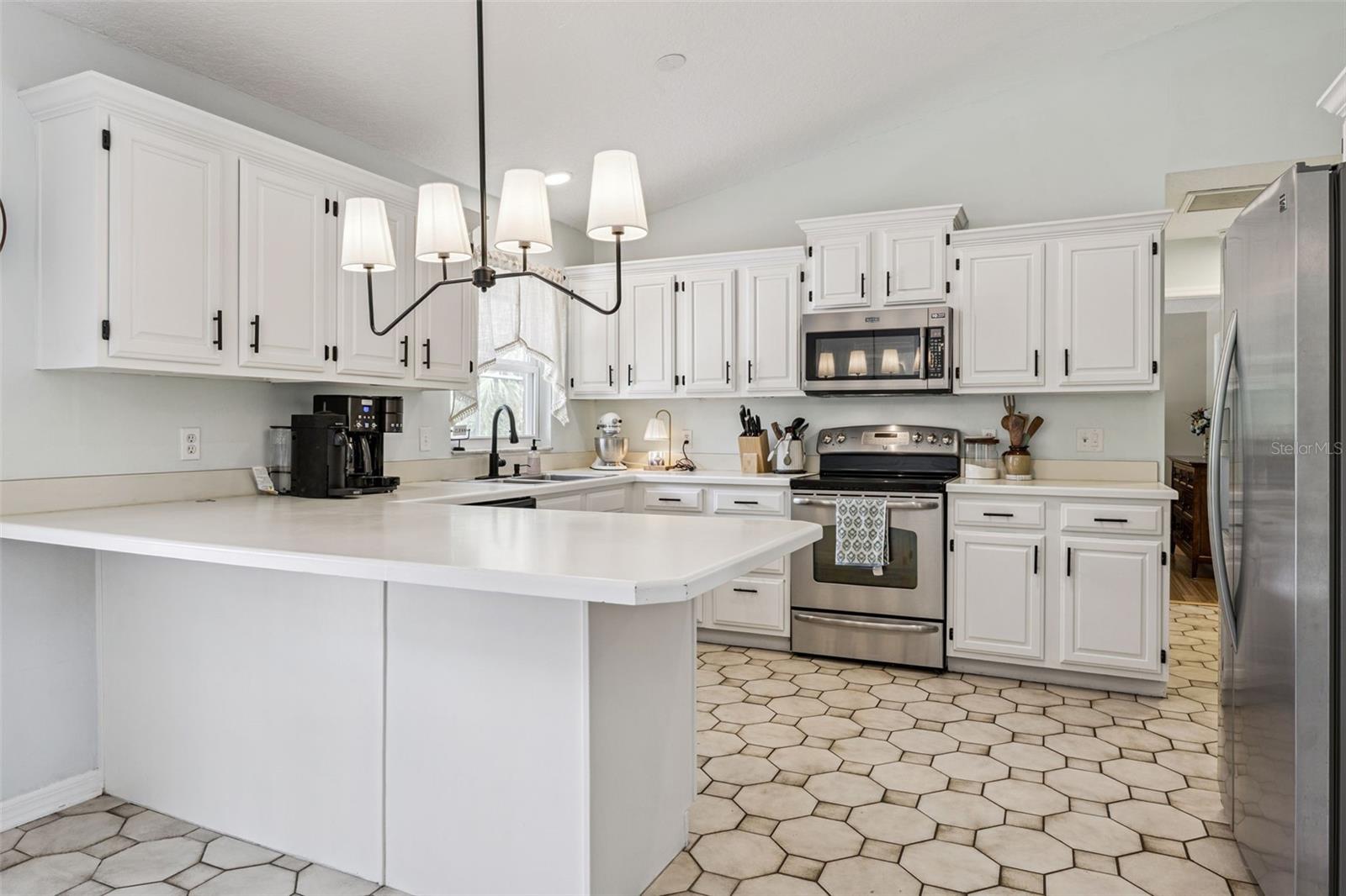 Image 11 of 62 For 431 Meander Drive