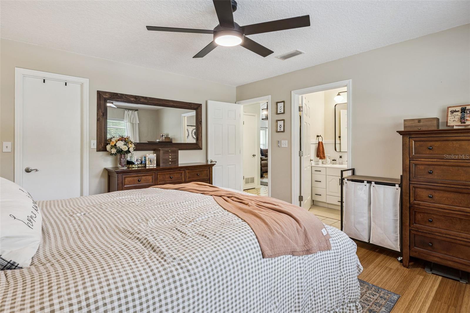 Image 17 of 62 For 431 Meander Drive