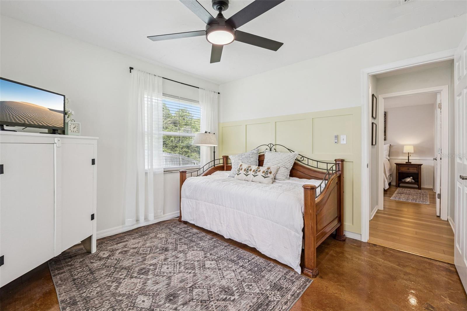 Image 22 of 62 For 431 Meander Drive