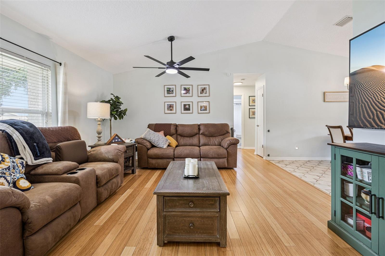 Image 5 of 62 For 431 Meander Drive