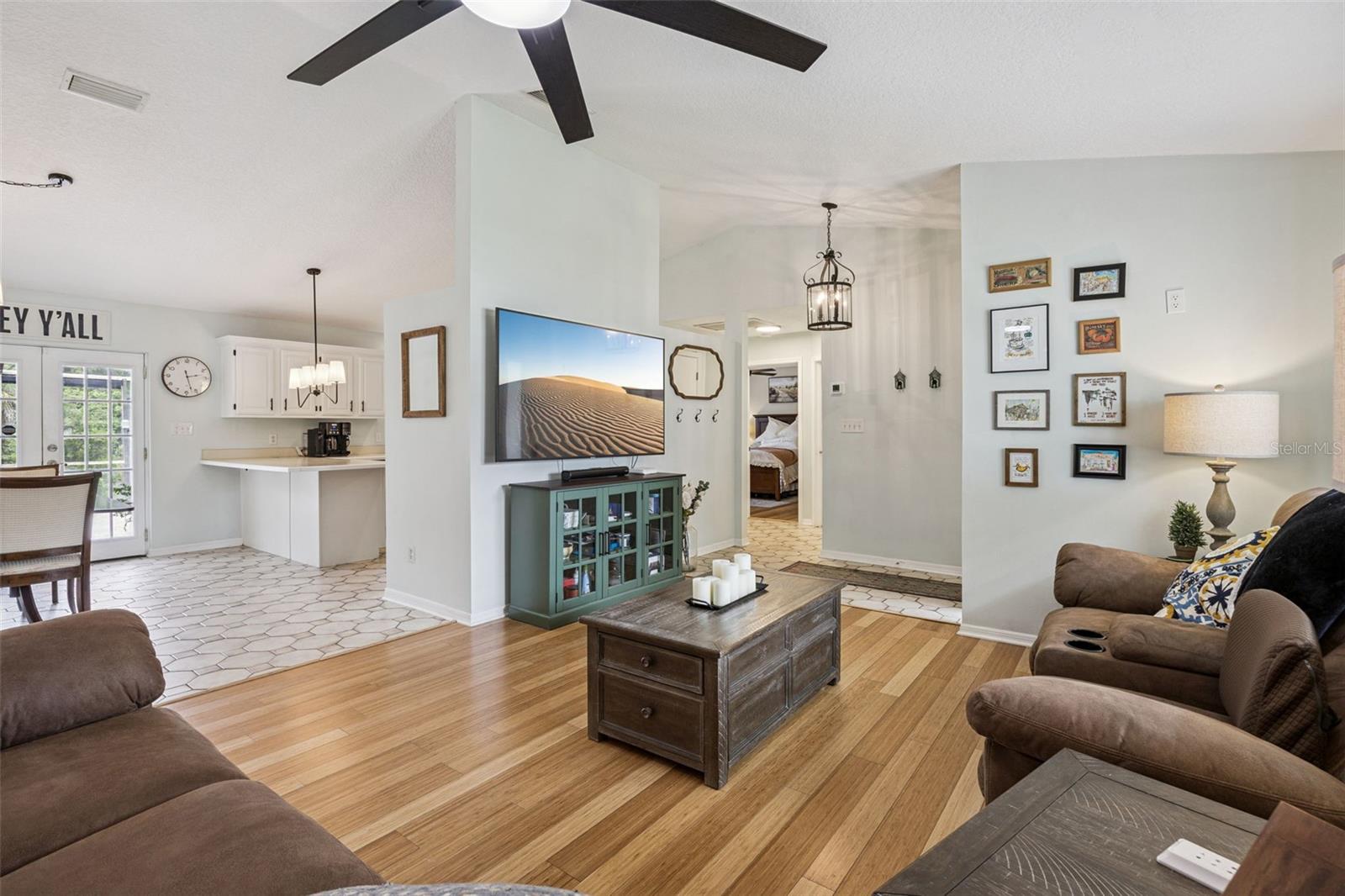 Image 6 of 62 For 431 Meander Drive