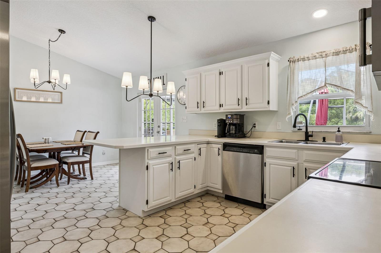 Image 9 of 62 For 431 Meander Drive