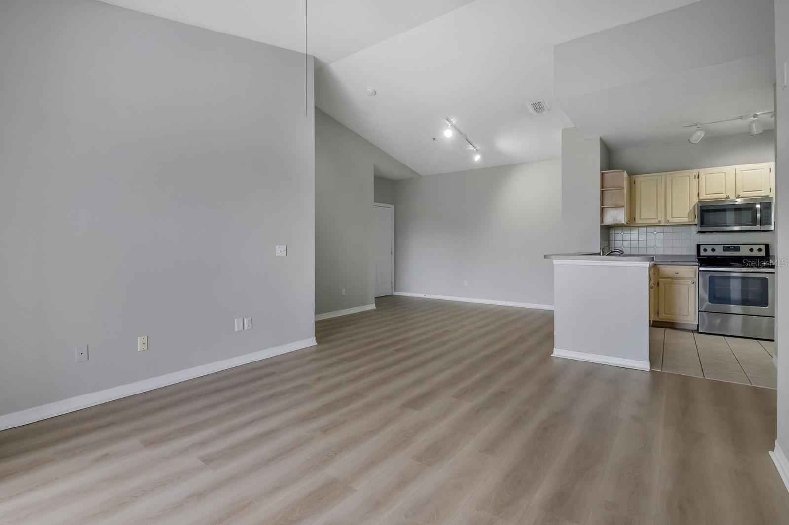 Image 4 of 29 For 2705 Maitland Crossing Way 303