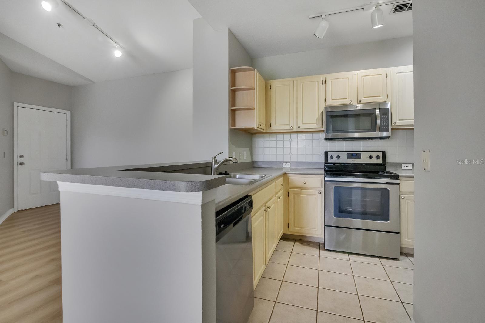 Image 7 of 29 For 2705 Maitland Crossing Way 303