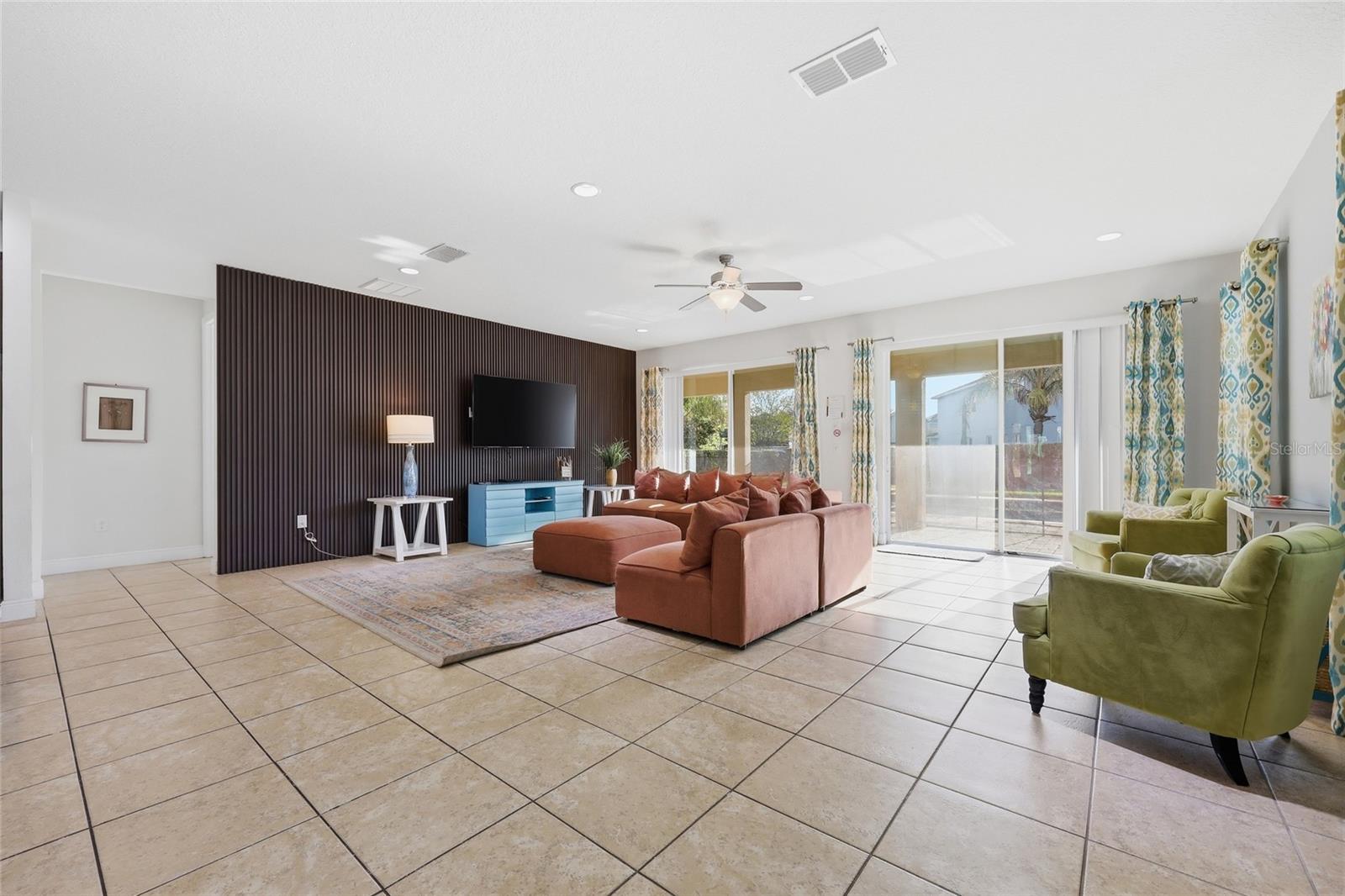 Image 23 of 80 For 7723 Graben Street