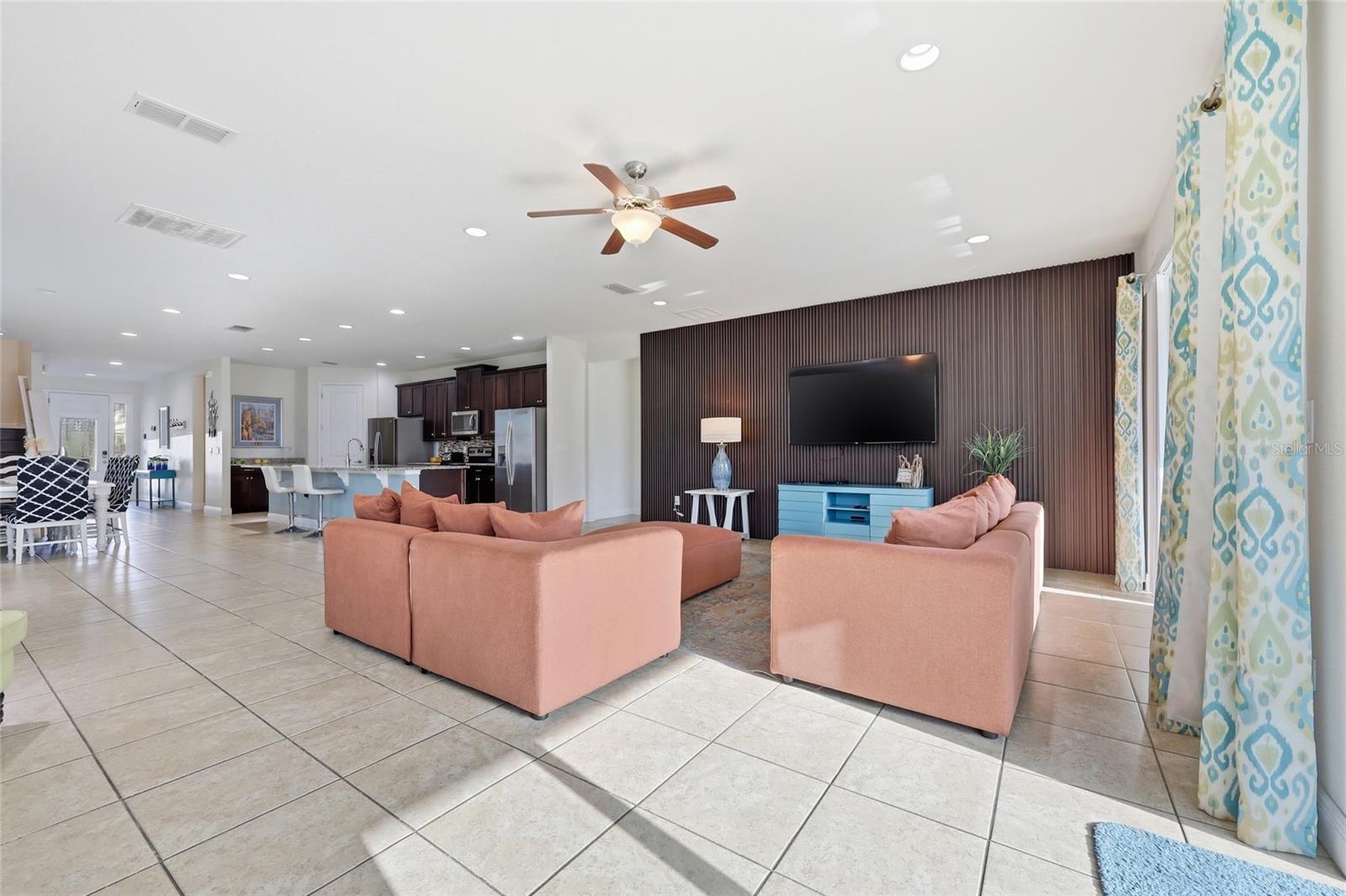 Image 26 of 80 For 7723 Graben Street