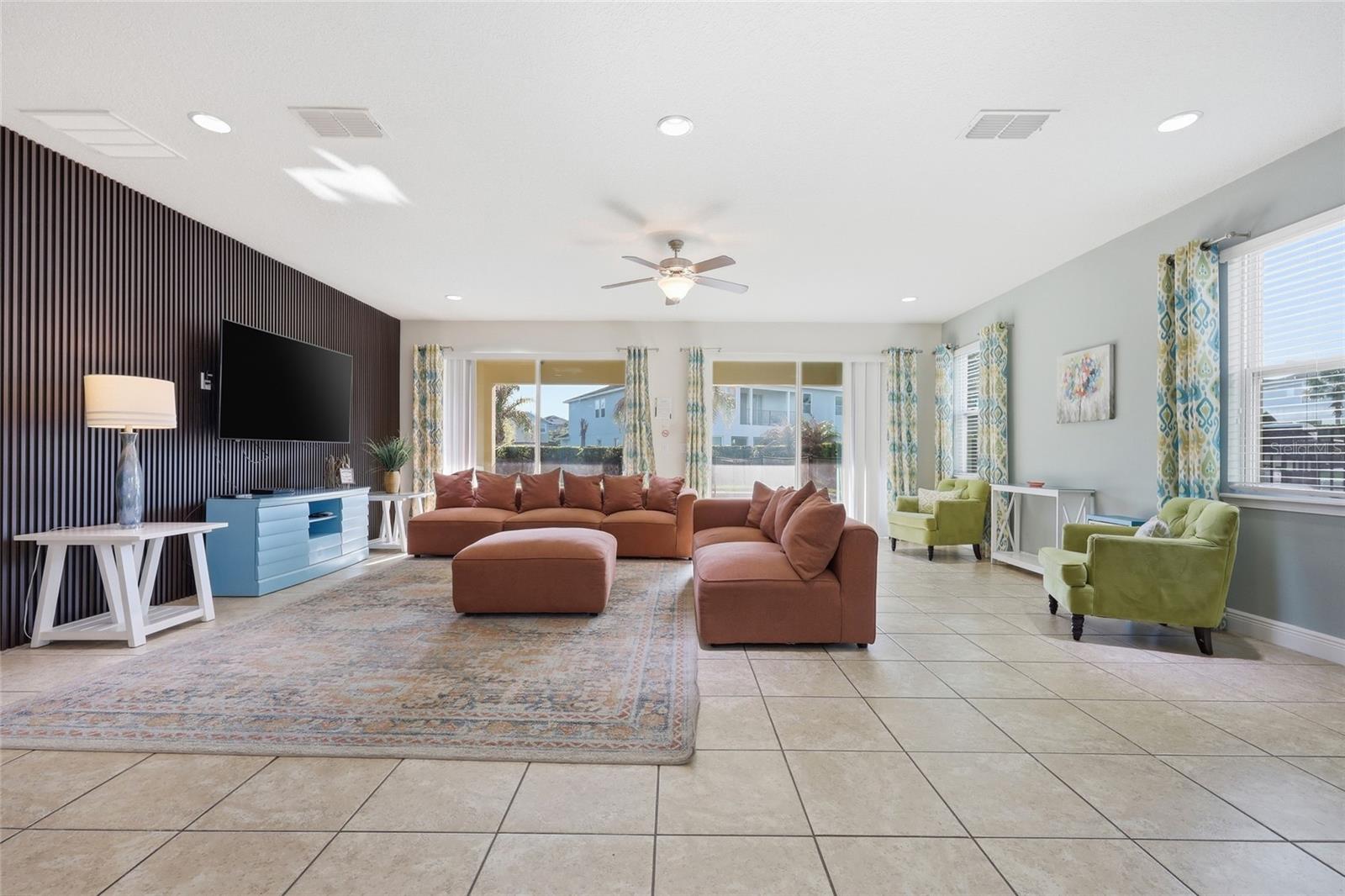 Image 28 of 80 For 7723 Graben Street