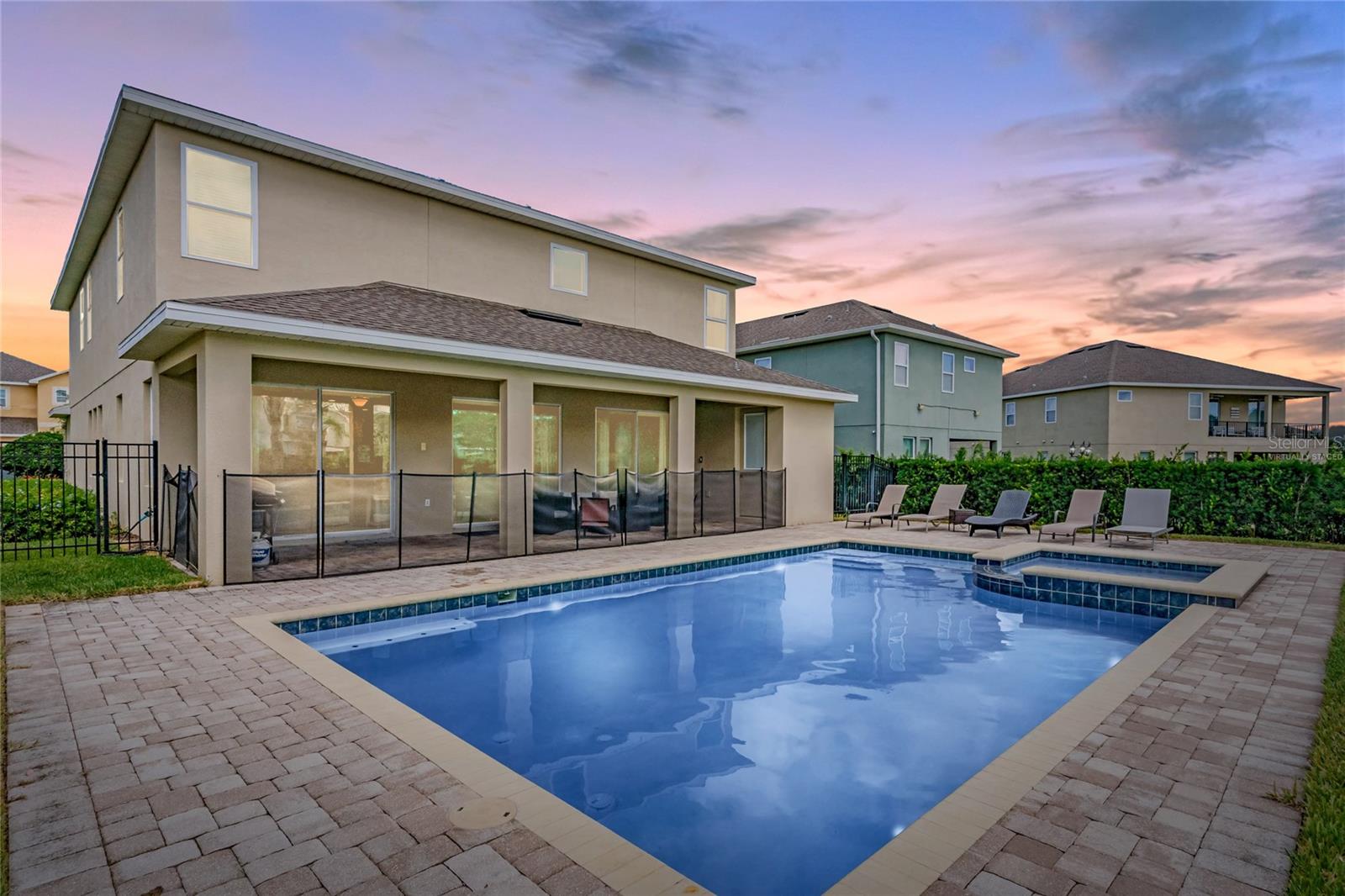 Image 5 of 80 For 7723 Graben Street