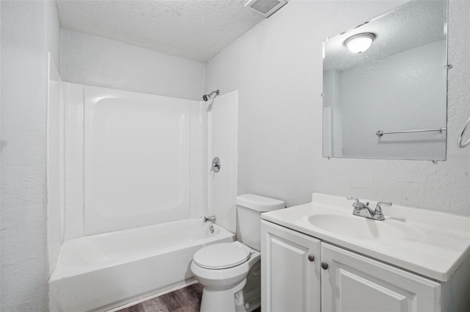 Listing photo id 20 for 2717 13th Avenue S