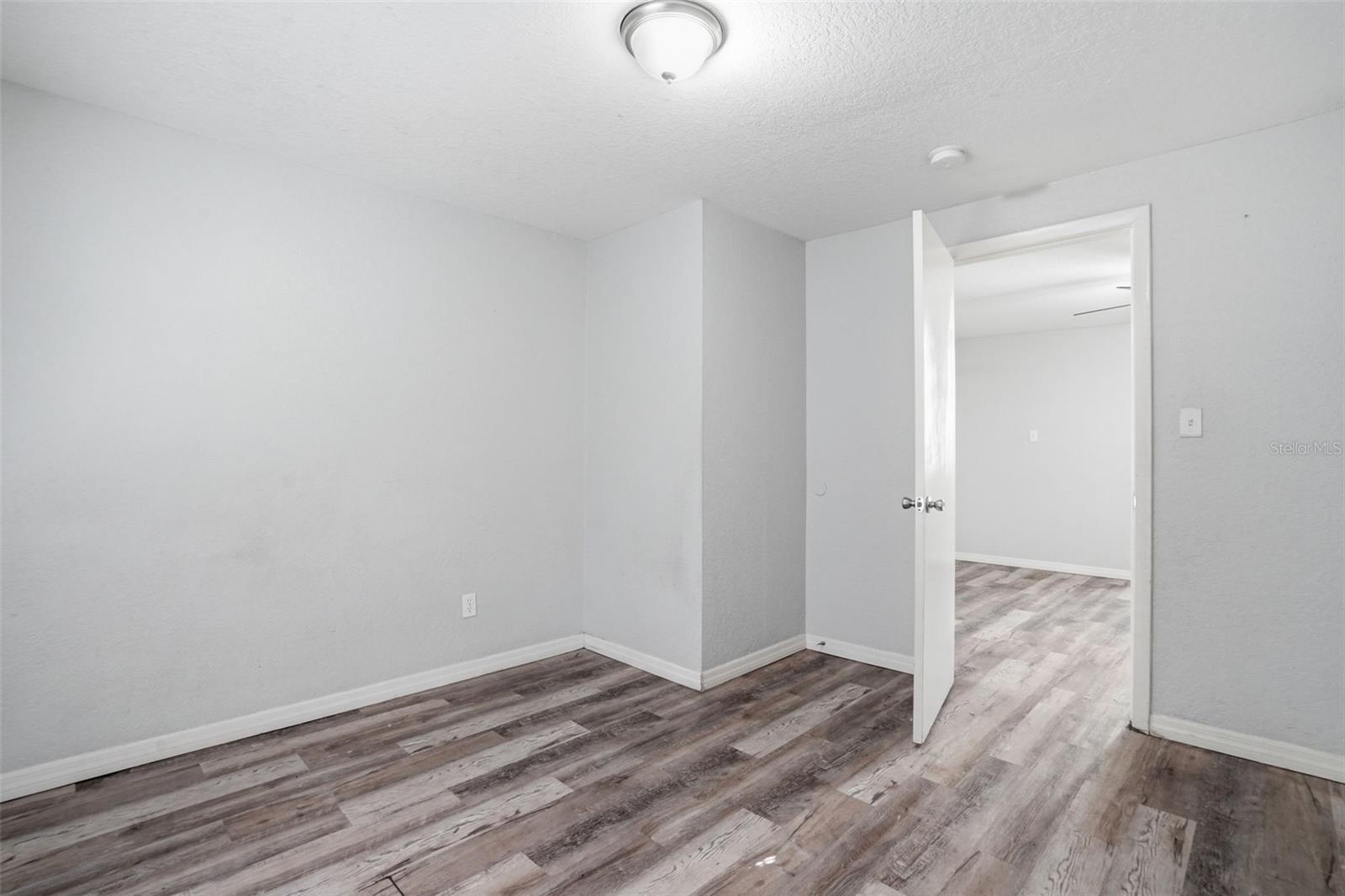 Listing photo id 22 for 2717 13th Avenue S