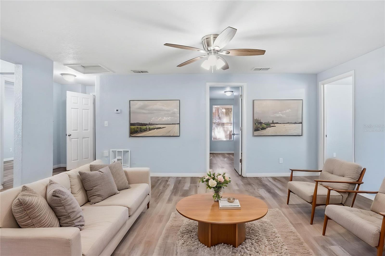 Listing photo id 2 for 2717 13th Avenue S