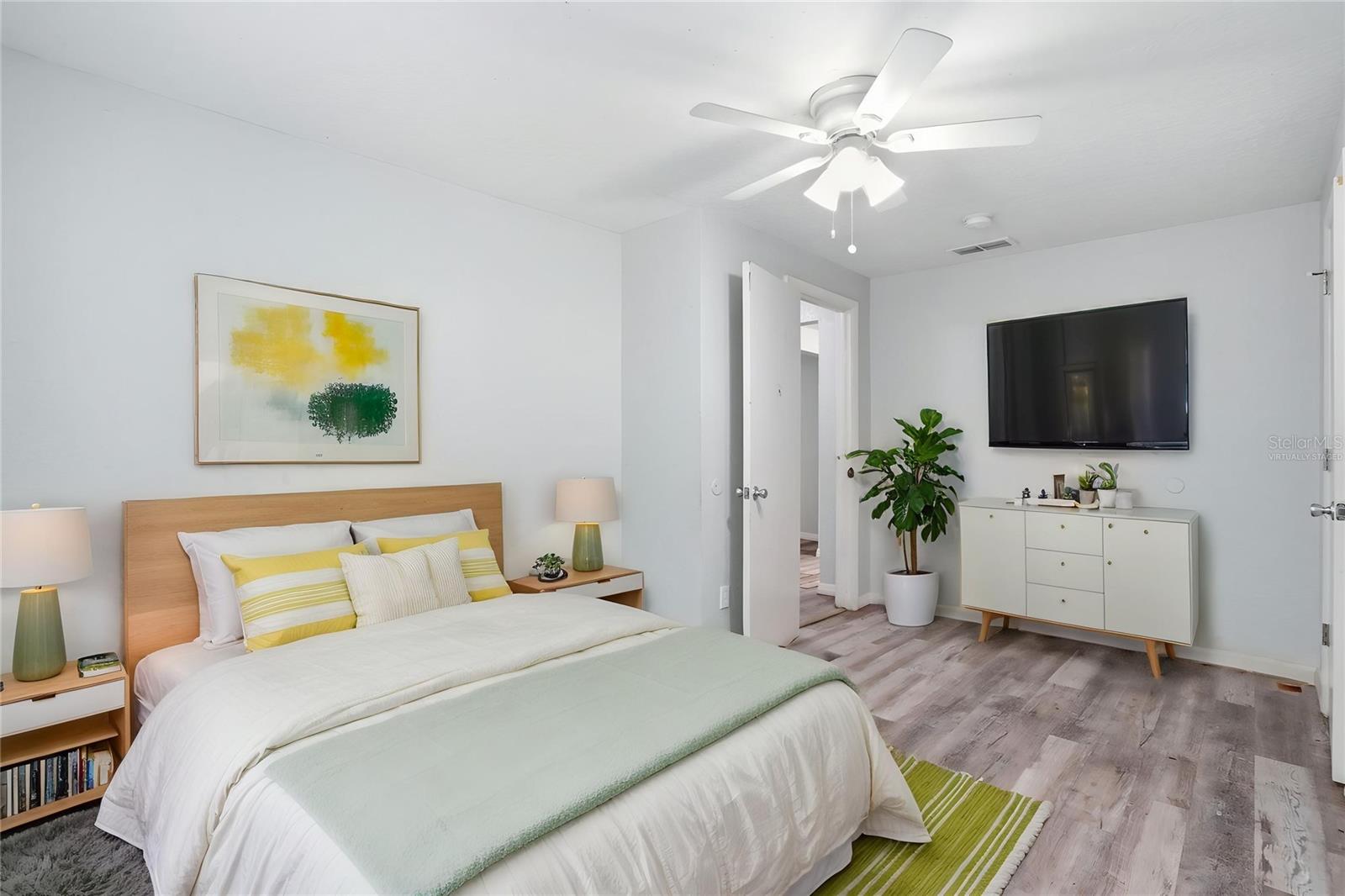 Listing photo id 5 for 2717 13th Avenue S