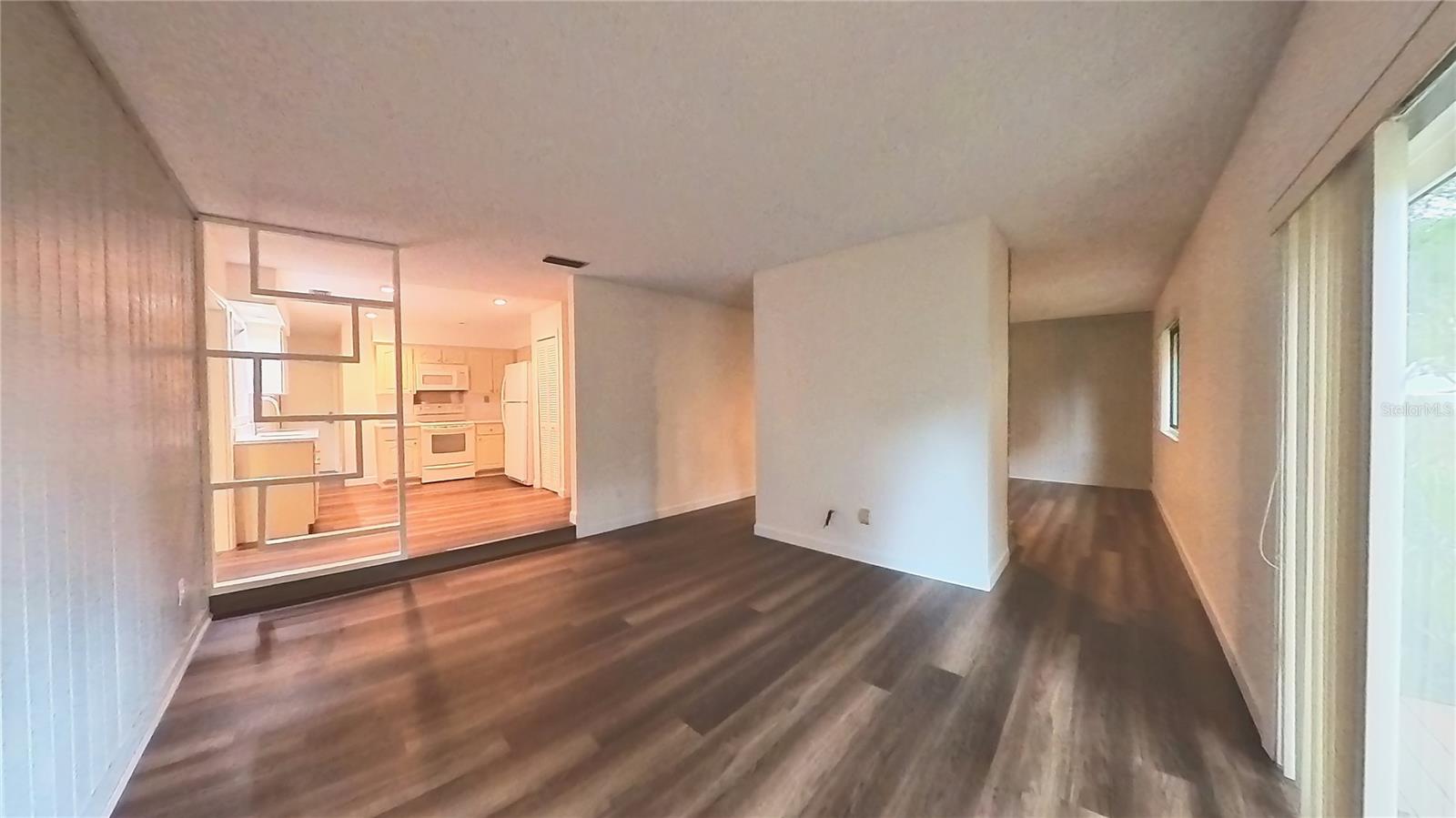 Image 10 of 35 For 4033 Yacht Court