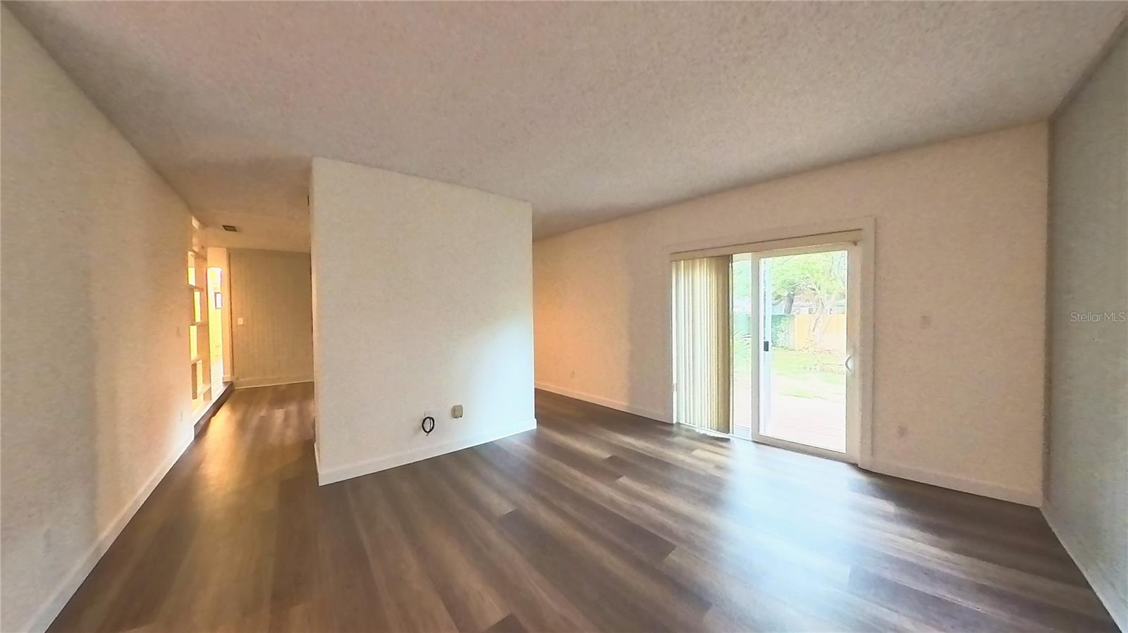 Image 11 of 35 For 4033 Yacht Court