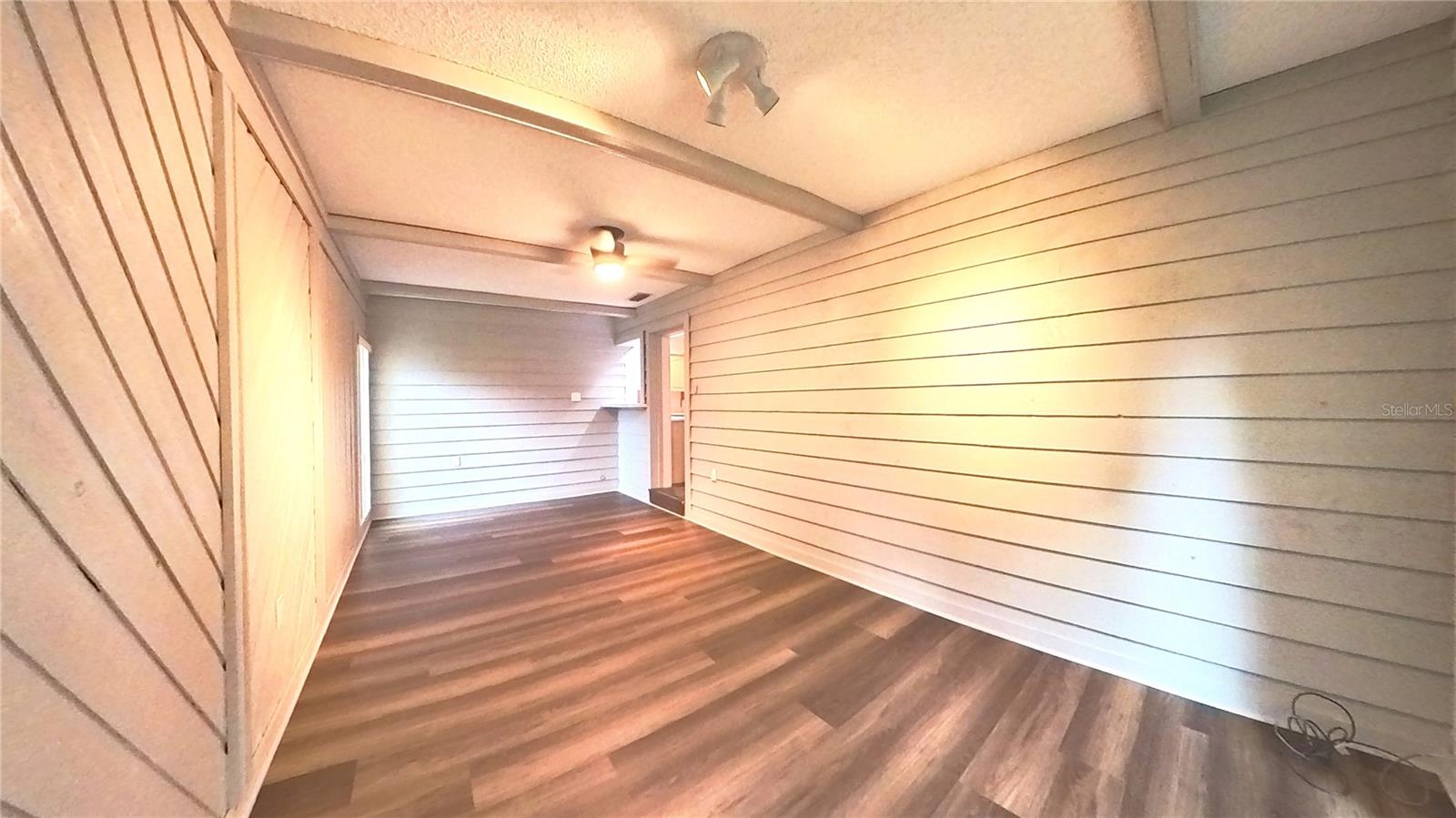 Image 15 of 35 For 4033 Yacht Court